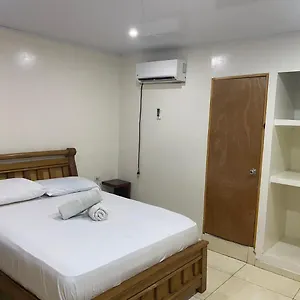 Miss Titi's Native Casa de hóspedes